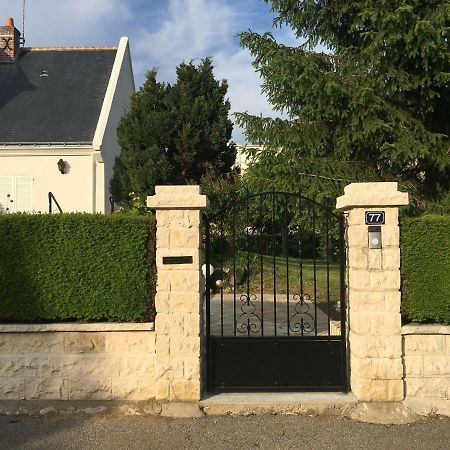 La Tour De Saint Cyr Saint-Cyr-sur-Loire Exterior foto